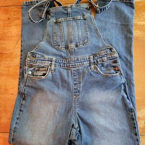 Universal Thread Overalls Size 4